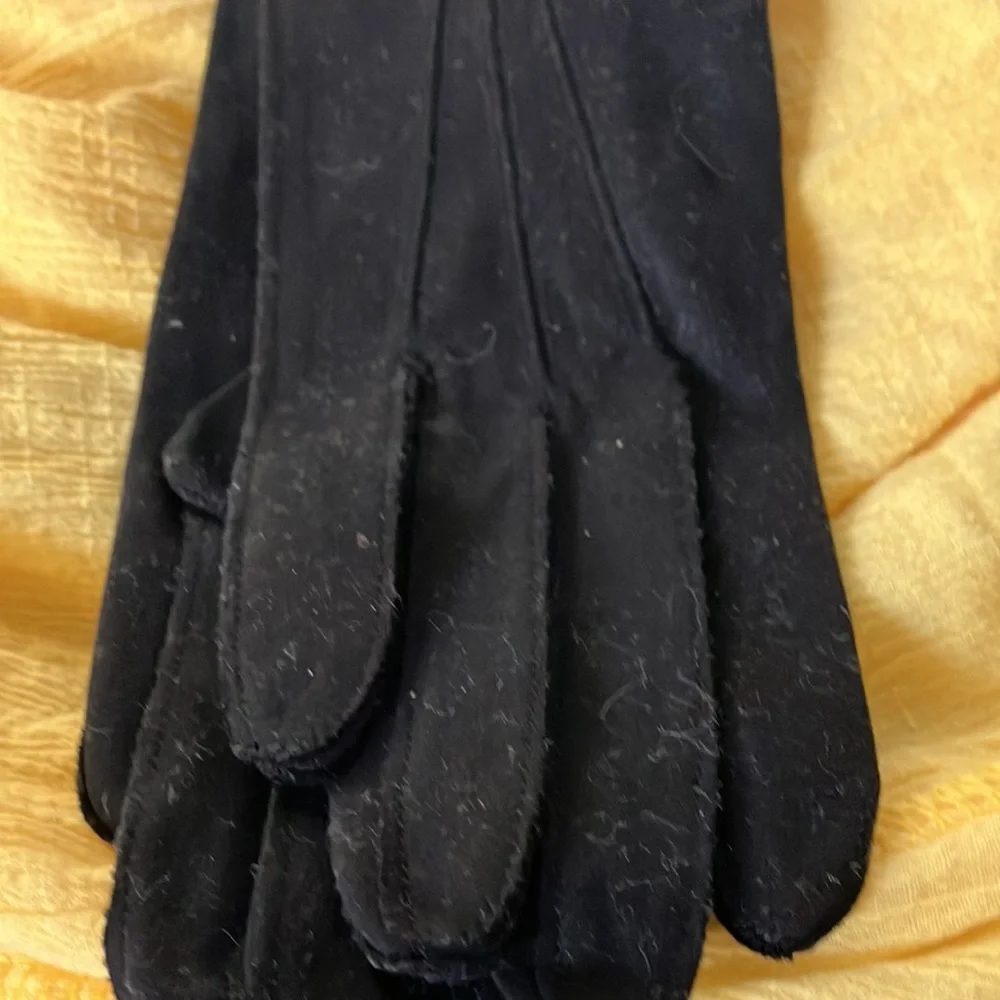 FINAL MARKDOWN Ladies vintage gloves 7 1/2 brand new